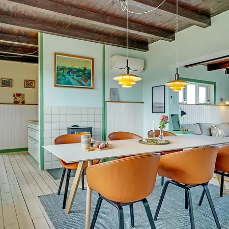 Quirina - 75m From The Sea By Interhome Nyaraló